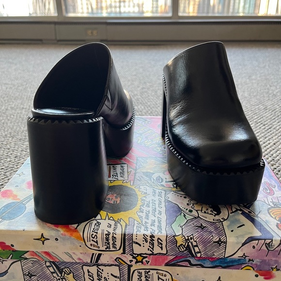 Brand new Jeffrey Campbell’s - Picture 2 of 4